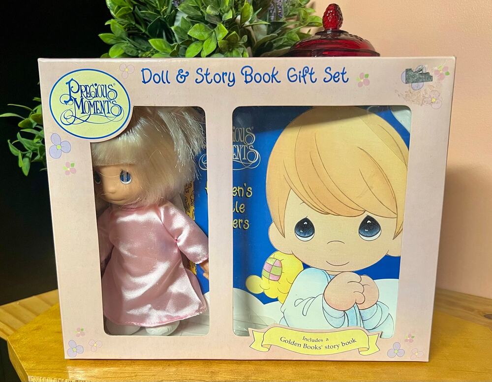 Vintage 2002 Precious Moments "Bedtime Stories" Doll & Golden Book Gift Set NIB